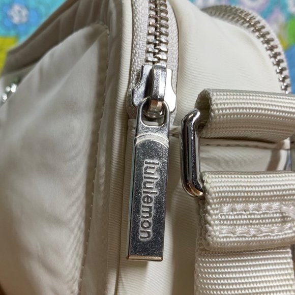 Lululemon  Ivory White Crossbody Camera Bag 2L - Picture 9 of 15